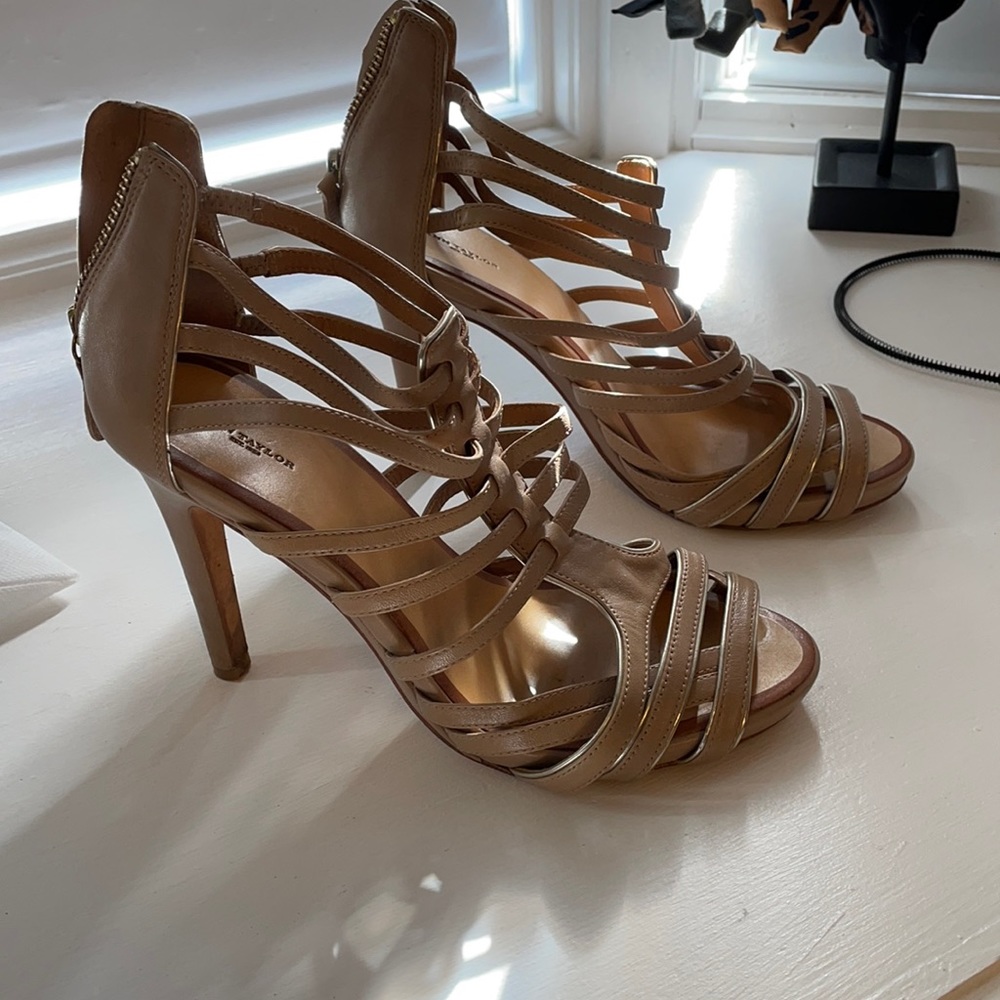 Ann Taylor Size 7 pumps